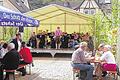 Das Wetter war besser als angekündigt, deswegen besuchten die Partensteiner gern den Walpurgismarkt am Dorfplatz zum Sonntagsfrühschoppen mit den Partensteiner Musikanten.Foto: Birgit WAgner