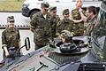 Probesitzen im Schützenpanzer Marder. Als Gewinner eines Preisausschreibens erlebten fünf junge Frauen und neun Männer eine lehr- und ereignisreiche Woche am Ausbildungszentrum Infanterie in Hammelburg. Foto: Matthias Hellmund       -  Probesitzen im Schützenpanzer Marder. Als Gewinner eines Preisausschreibens erlebten fünf junge Frauen und neun Männer eine lehr- und ereignisreiche Woche am Ausbildungszentrum Infanterie in Hammelburg. Foto: Matthias Hellmund