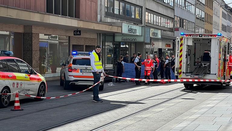 In der Kaiserstraße kam es am Sonntagnachmittag zu einem Notarzteinsatz. Eine Läuferin des WVV Marathon Würzburg musste ins Krankenhaus gebracht werden.