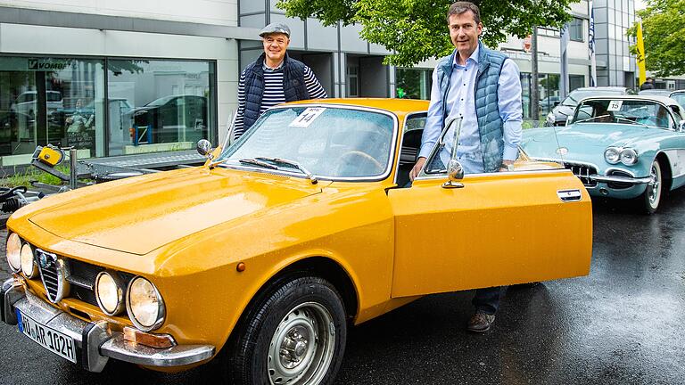 Bei der 2. Marienberg Classic mit am Start: Würzburgs OB Christian Schuchardt (rechts) im Alfa 1750 GTV Bertone (mit Beifahrer Gunther Schunk).