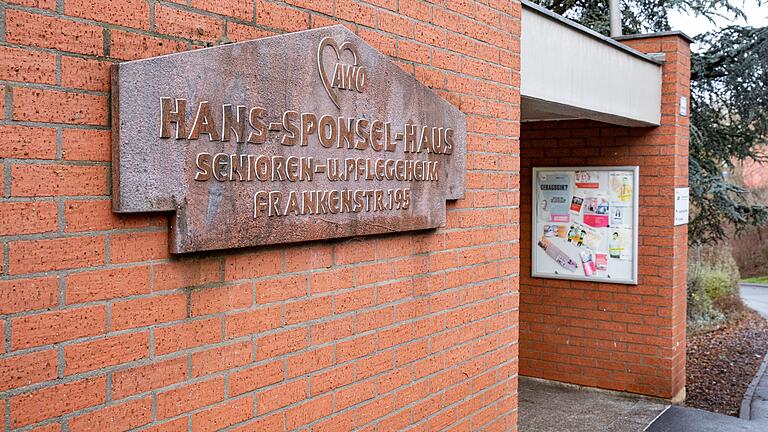 Das Würzburger Heim 'Hans-Sponsel-Haus' kämpft weiterhin gegen einen Corona-Ausbruch.