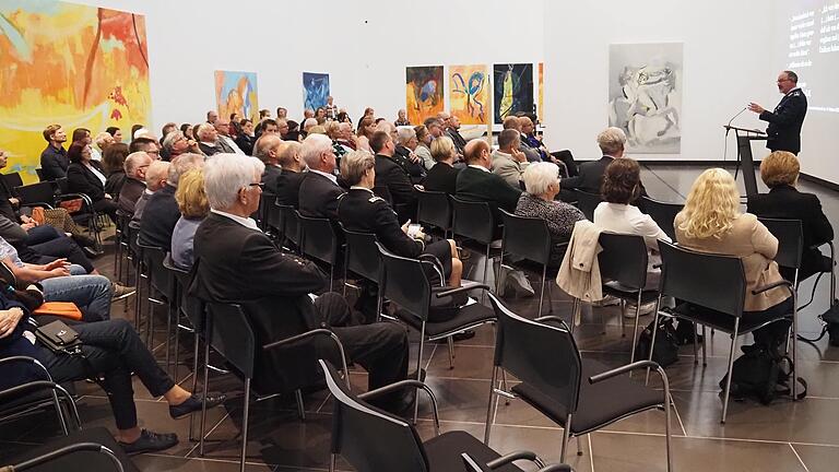 In der Kunsthalle gab es zwei gut besuchte Vorträge über den Schwarzen Donnerstag 1943, unter anderem mit dem Start einer Spurensuche-App. In der Kunsthalle gab es zwei gut besuchte Vorträge über den Schwarzen Donnerstag 1943, unter anderem mit dem Start einer Spurensuche-App.