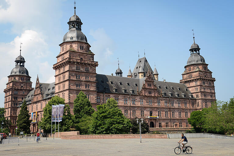 Aufgrund der Corona-Vorgaben findet der Mordprozess in Schloss Johannisburg in Aschaffenburg statt. Aufgrund der Corona-Vorgaben findet der Mordprozess in Schloss Johannisburg in Aschaffenburg statt.