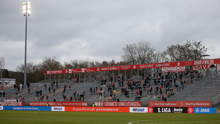 Tristesse am Dallenberg. Leere Ränge beim Heimspiel gegen den SV Meppen.