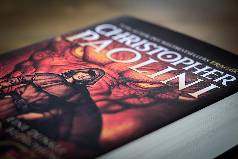 Wer sich gerne in spannenden Fantasywelten verliert, der ist mit 'Murtagh' gut beraten.