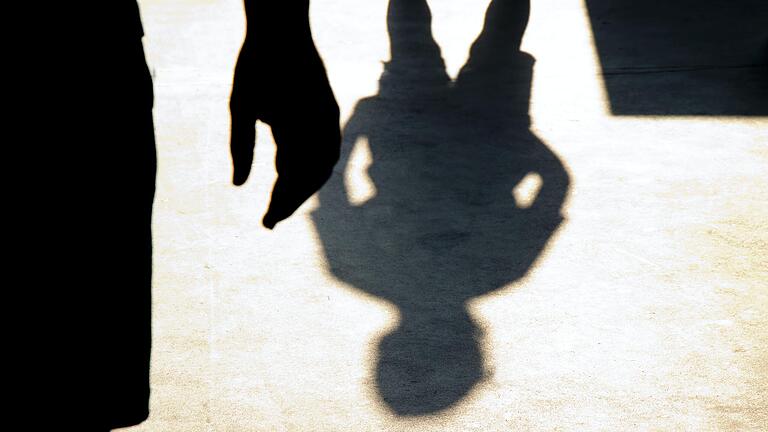 Wegen sexuellen Missbrauchs steht ab Donnerstag ein Kinderpfleger in Haßfurt vor Gericht. Wegen sexuellen Missbrauchs steht ab Donnerstag ein Kinderpfleger in Haßfurt vor Gericht.