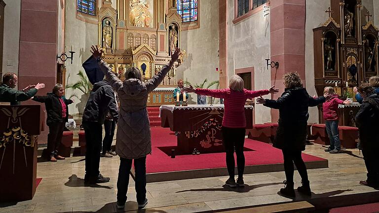 Körpergebet 'Kreuz' zu Edith Stein.