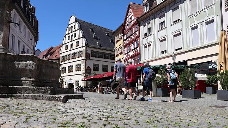 Wie bringt man wieder Leben in die Stadt? Das ist die spannende Frage, an der sich der Kitzinger Stadtrat zu bewähren hat.