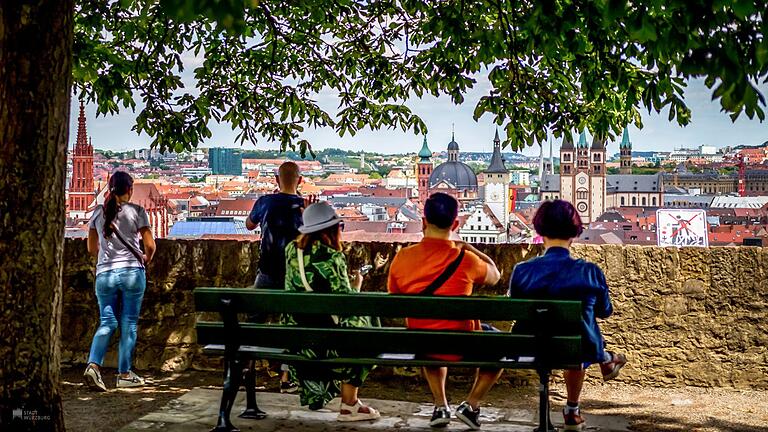 Die Stadt Würzburg und die Julius-Maximilians-Universität haben Forschungskooperation zum Thema 'Wir in Würzburg' gestartet.