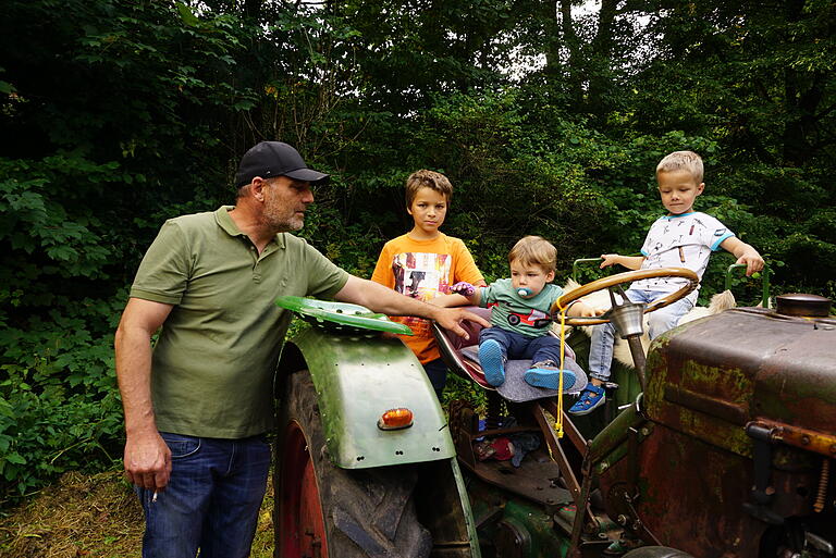 Die Kinder waren von den vielen Traktoren begeistert.