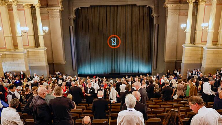 Bayreuther Festspiele       -  Bitte in Bayreuth nicht als Letzter aus der Pause kommen, wenn man in der Mitte sitzt. (Archivbild)