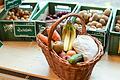 Viele Betriebe vermarkten ihre Produkte inzwischen direkt. Auch im Landkreis Haßberge gibt es zahlreiche Direktvermarkter. Bananen dürften hier allerdings eher nicht zu finden sein. (Symbolbild)
