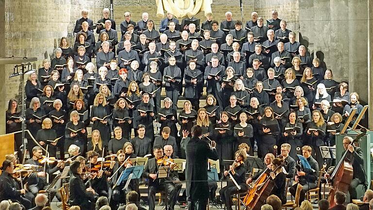 Der Oratorienchor Würzburg tritt am 21. Juli in der Hochschule für Musik auf.