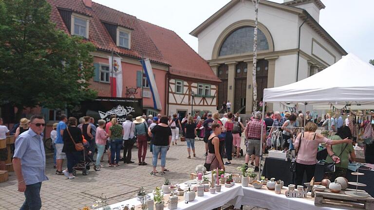 Im vergangenen Jahr war der Kunsthandwerk- und Bauernmarkt in Ebenhausen sehr gut besucht.       -  Im vergangenen Jahr war der Kunsthandwerk- und Bauernmarkt in Ebenhausen sehr gut besucht.