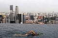 Eine Stadt für Luxus-Urlauber: Die Ausgaben für Nahrungsmittel, Kleidung und Mieten sind derzeit in Singapur am höchsten. Foto: Stephen Morrison/EPA/dpa       -  Eine Stadt des Luxus: Singapur ist einer der reichsten Städte der Welt.