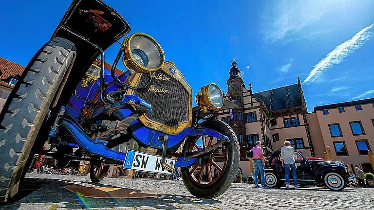 Dieser De Dion Bouton DE2 von 1912 muss den Titel des ältesten Autos einem Wagen von 1906 überlassen. Der De Dion stammt aus Schweinfurts Partnerstadt Châteaudun.