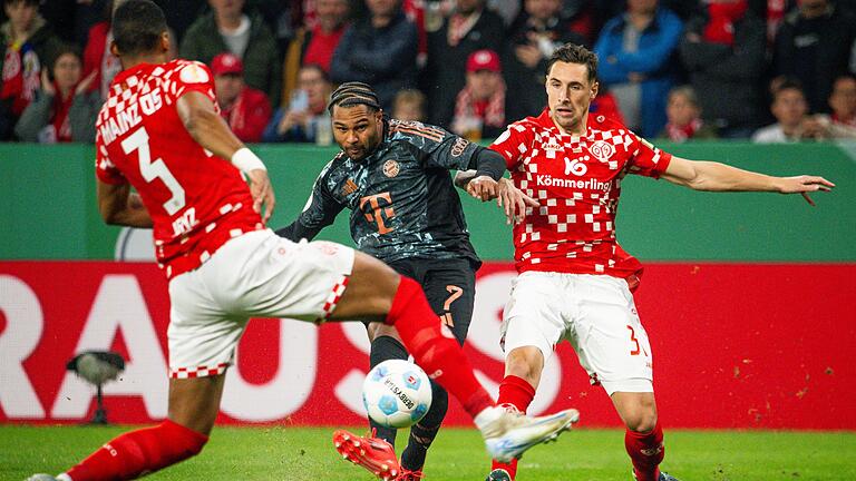 FSV Mainz 05 - Bayern München       -  Der Mainzer Dominik Kohr (r) muss für seine Worte büßen.