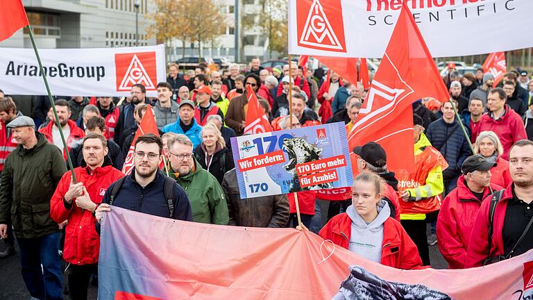 Warnstreik in der Metall- und Elektroindustrie - Bremen       -  Die IG Metall organisiert weitere Warnstreiks.