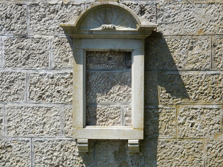 Auch auf dem Marktbreiter Friedhof fotografierte Eberhard Ott aufgelassene Gräber.