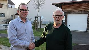 Bürgermeister René Gerner dankte Jürgen Wittmer (r.) für sein Engagement.       -  Bürgermeister René Gerner dankte Jürgen Wittmer (r.) für sein Engagement.