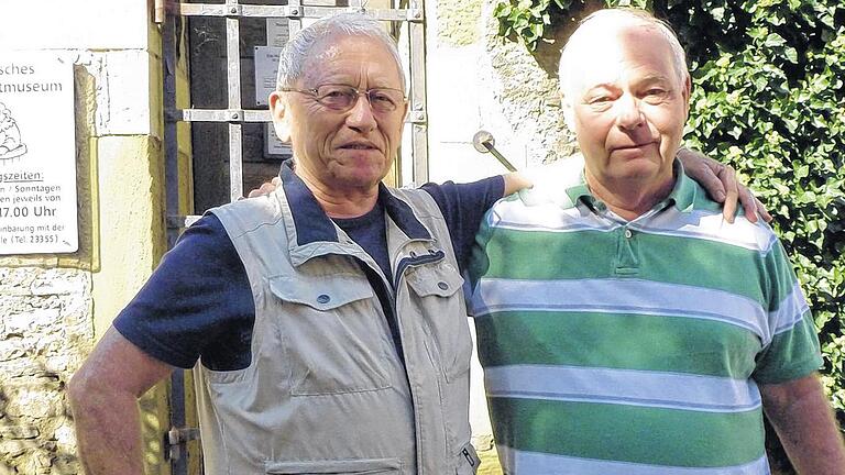 Umarmung am Falterturm: Fred Wollin (links) und David Johnson.