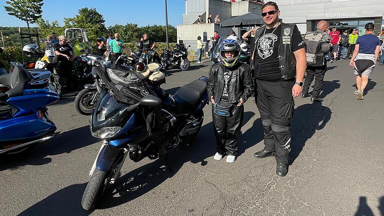 Motorradfahrer und Menschen mit Behinderung gingen gemeinsam auf Tour, um ein Zeichen für gegenseitige Toleranz und Inklusion zu setzen.&nbsp;