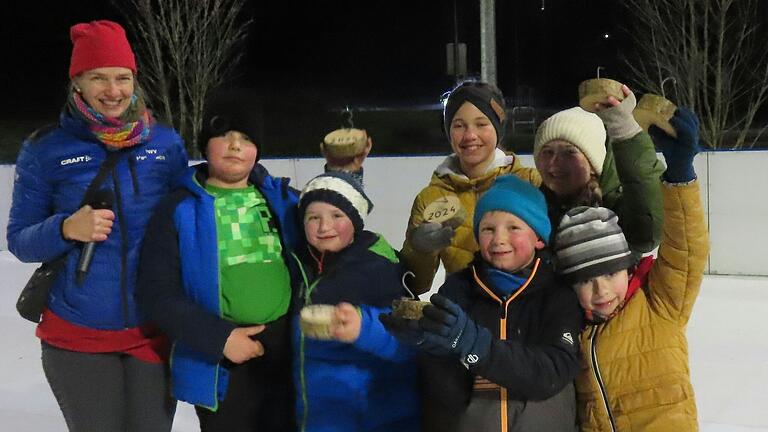 Die stolzen Sieger der Kinderteams. Die stolzen Sieger der Kinderteams.