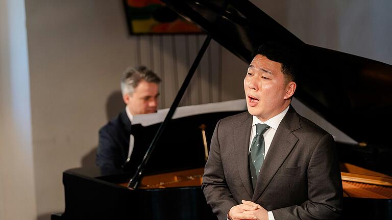 Bei der Liedmatinee im Ars Musica in Aub traten Tae Hwan Yun, Tenor, und Alexander Fleischer, Klavier, auf.