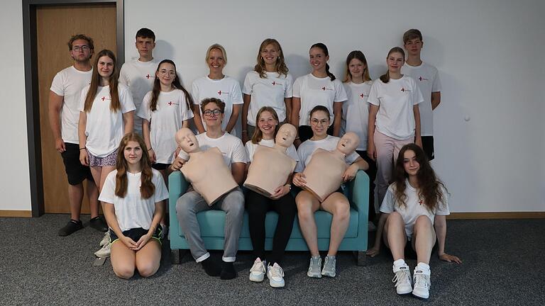 Gruppenbild: Mitglieder des P-Seminars 'Lebensretter'.