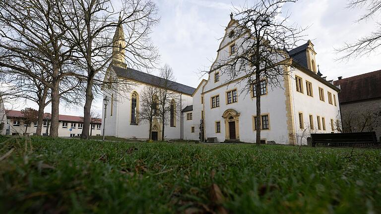 Weiträumige Anlage: die Kartause in Astheim. Weiträumige Anlage: die Kartause in Astheim.