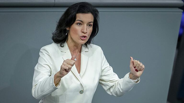 Bär auf der Eins: Die CSU-Kandidatin Dorothee Bär schnitt bei den Wählerinnen und Wählern im Landkreis Rhön-Grabfeld am besten ab. Bär auf der Eins: Die CSU-Kandidatin Dorothee Bär schnitt bei den Wählerinnen und Wählern im Landkreis Rhön-Grabfeld am besten ab.