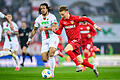 FC Augsburg - VfB Stuttgart.jpeg       -  FC Augsburg - VfB Stuttgart 10.05.2024, Bayern, Augsburg: Fußball: Bundesliga, FC Augsburg - VfB Stuttgart, 33. Spieltag, WWK-Arena. Stuttgarts Chris Führich (r) in Aktion gegen Augsburgs Kevin Mbabu (l). Foto: Tom Weller/dpa - WICHTIGER HINWEIS: Gemäß den Vorgaben der DFL Deutsche Fußball Liga bzw. des DFB Deutscher Fußball-Bund ist es untersagt, in dem Stadion und/oder vom Spiel angefertigte Fotoaufnahmen in Form von Sequenzbildern und/oder videoähnlichen Fotostrecken zu verwerten bzw. verwerten zu lassen. +++ dpa-Bildfunk +++