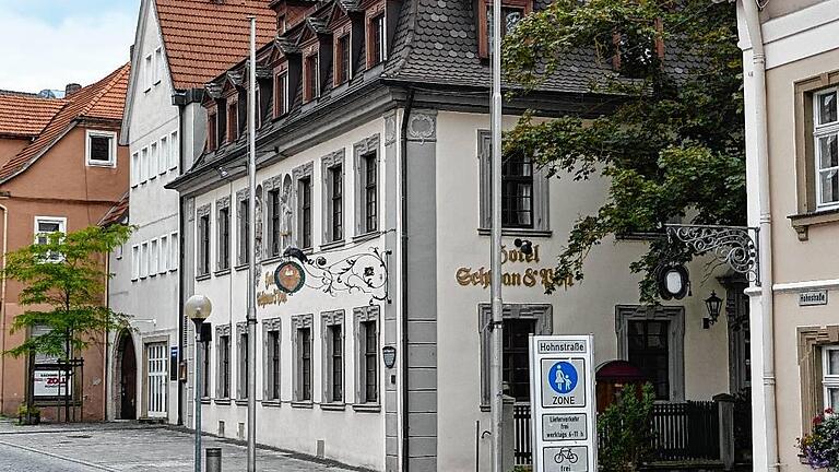 Jeff Wang kauft Schwan und Post und Bäckerei Zoll, um ein Vier-Sterne-Hotel zu bauen. Jeff Wang kauft Schwan und Post und Bäckerei Zoll, um ein Vier-Sterne-Hotel zu bauen.