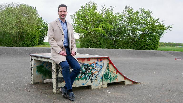 Der von Bürgermeister Manuel Kneuer initiierte Kinderrat gab dem Gemeinderat die Anregung, die Skateanlage umzugestalten. Dort soll ein Platz für alle Generationen entstehen. Der von Bürgermeister Manuel Kneuer initiierte Kinderrat gab dem Gemeinderat die Anregung, die Skateanlage umzugestalten. Dort soll ein Platz für alle Generationen entstehen.