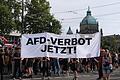 Demo gegen Rechts in Leipzig       -  Bei einer Demonstration in Leipzig im August 2024 fordern Teilnehmer ein AfD-Verbot. (Archivbild)