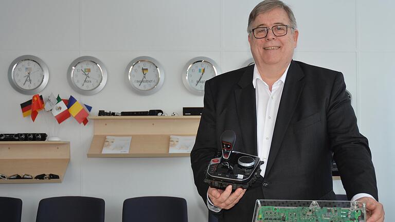 Mit hochinnovativen Produkten wie einer Bedienzentrum-Mittelkonsole für BMW will Preh durch die Coronakrise kommen. Interims-Geschäftsführer Dr. Michael Roesnick ist zuversichtlich, das schaffen zu können. Mit hochinnovativen Produkten wie einer Bedienzentrum-Mittelkonsole für BMW will Preh durch die Coronakrise kommen. Interims-Geschäftsführer Dr. Michael Roesnick ist zuversichtlich, das schaffen zu können.