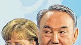 Angela Merkel und Nursultan Nasarbajew