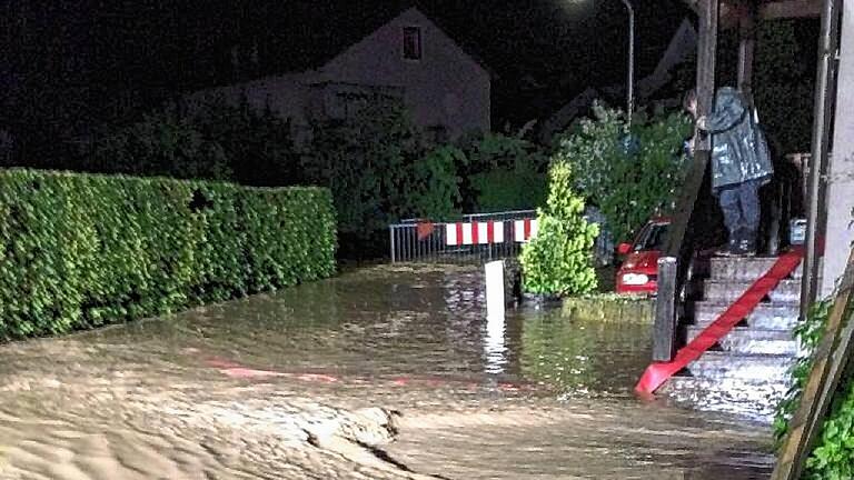 Der Heigelsbach läuft durch den Mönchsgartenweg.Foto: Nicole Seifer Der Heigelsbach läuft durch den Mönchsgartenweg.Foto: Nicole Seifer