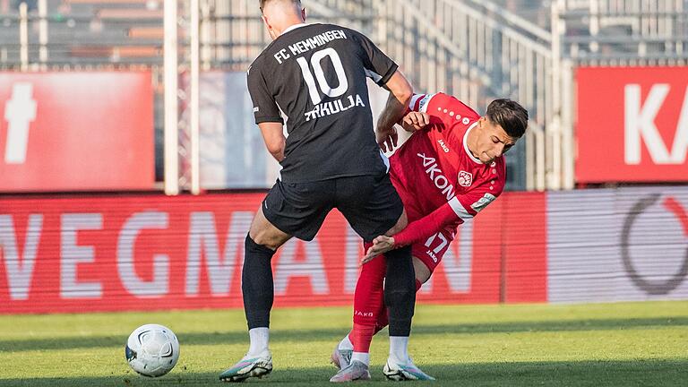 Gegen den FC Memmingen wurde Ivan Franjic (rechts, im Zweikampf mit Nikola Trkulja) in der Schlussphase eingewechselt.