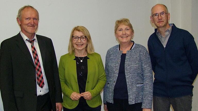 Das Foto zeigt einen Teil der Vorstandschaft (von links): Heinz Dürner, Doris Lang, Sabine Berthold und Winfried Berthold.