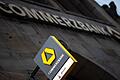 Die Commerzbank will bis 2024 rund 10 000 Vollzeitstellen abbauen. In Deutschland würde dies jeden dritten Arbeitsplatz betreffen.