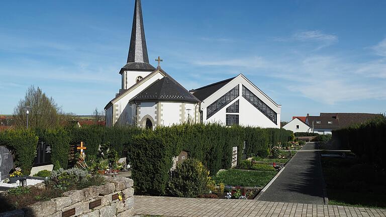 Neu befestigte Wege, aber keine Parkanlage: Der Friedhof in Oberwerrn.