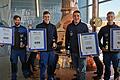 Auf unserem Foto freut die vier Goldjungs (von links) Nils Petersohn, Lauritz Bräunig, der verantwortliche Braumeister Benjamin Betz und Elvis Lentz über die Übergabe der Goldmedaille mit der Urkunde von dem DLG Testzentrum aus Frankfurt.