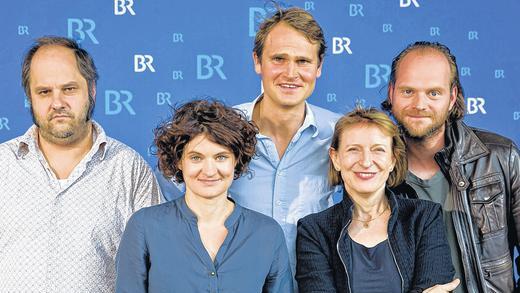 Das fränkische &bdquo;Tatort&ldquo;-Team: Die Schauspieler (von links) Matthias Egersdörfer, Eli Wasserscheid, Fabian Hinrichs, Dagmar Manzel und Andreas Leopold Schadt bei der Pressekonferenz in Nürnberg.