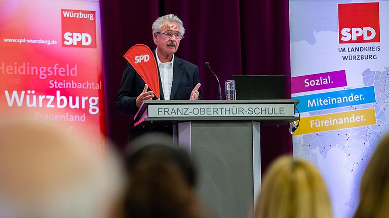 Beim Neujahrsempfang der SPD in Würzburg sprach der ehemalige Außenminister Luxemburgs, Jean Asselborn, über Solidarität und Rechtstaatlichkeit in Europa.&nbsp;