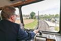 Die Mainschleifenbahn mit Lokführer Bernd Obergruber kurz vor dem Halt in Seligenstadt. Was die Freunde und Förderer der Strecke gerne hätten, das wäre eine Verbindung ins allgemeine Bahnnetz und den Würzburger Hauptbahnhof als Endhaltestelle.