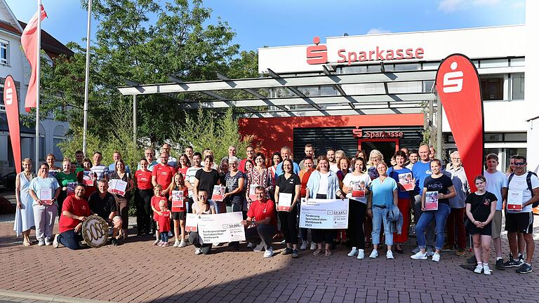 Die Gewinner beim Sportabzeichen-Wettbewerb 2023 in den Kategorien 'Vereine', 'Schulen' und 'Sonderpreise'.