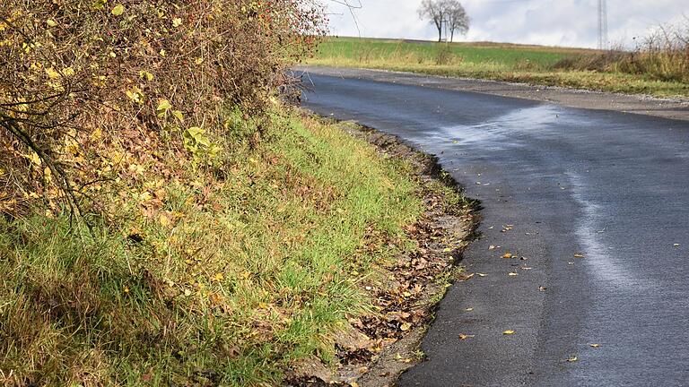 Ein Problem ohne Ende wird der Kernersweg (Verbindung zwischen Obersfeld und Gauaschach). Offenbar wird immer  klarer, so sehen es die betroffenen Bürgerinnen und Bürger aus Obersfeld auch, dass nur ein fundierter Ausbau Abhilfe schaffen könnte. Die Gemeinde erklärte jedoch finanziell nicht in der Lage zu sein, um die 2.000.000 Euro hierfür zu schultern.