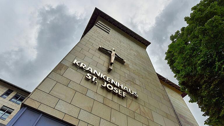 Das Krankenhaus St. Josef in Schweinfurt hat rund 800 Beschäftigte. Das Krankenhaus St. Josef in Schweinfurt hat rund 800 Beschäftigte.