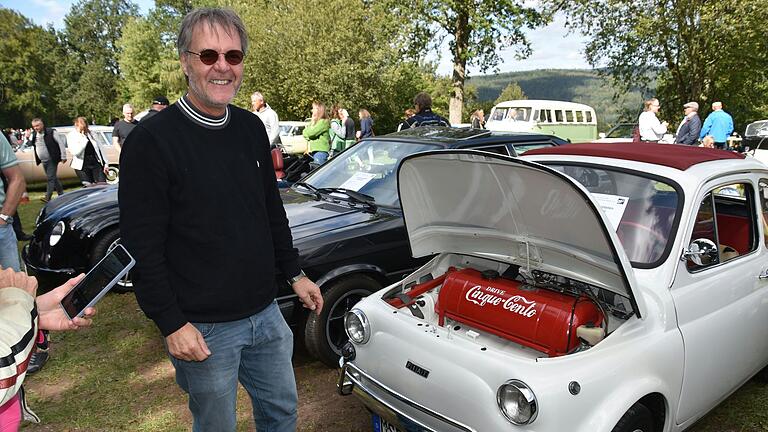 Außergewöhnlich, der kleine Fiat 500 mit seinem Besitzer Andreas Dejok.